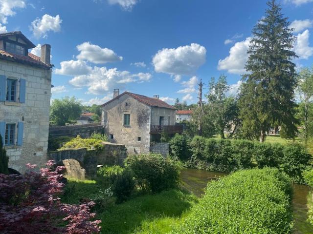 Hostellerie Les Griffons Bourdeilles Esterno foto