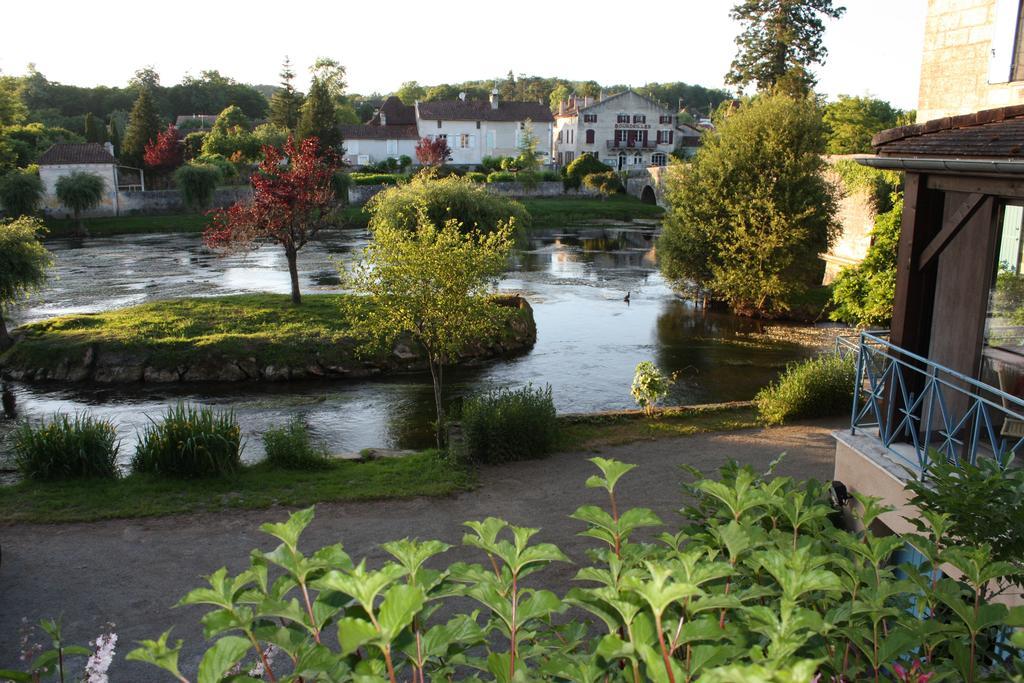 Hostellerie Les Griffons Bourdeilles Esterno foto