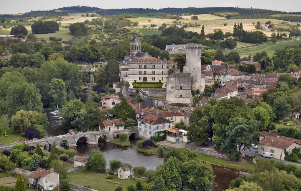 Hostellerie Les Griffons Bourdeilles Esterno foto