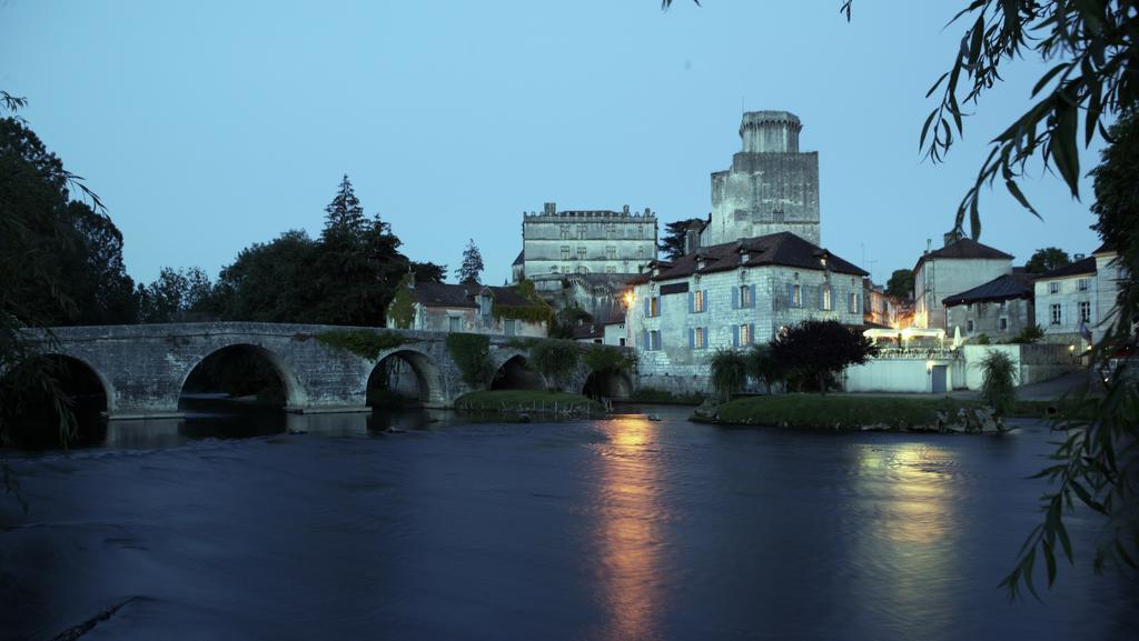 Hostellerie Les Griffons Bourdeilles Esterno foto