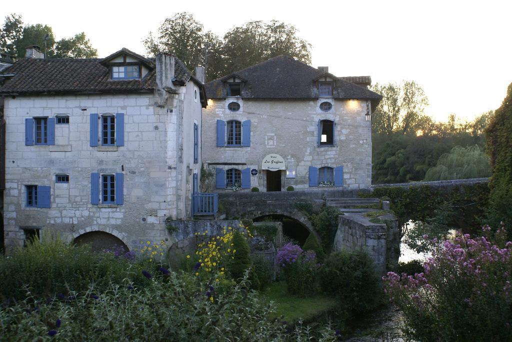 Hostellerie Les Griffons Bourdeilles Esterno foto